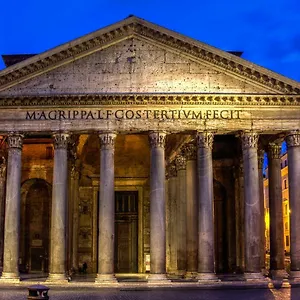 Pantheon Luxury Apartment